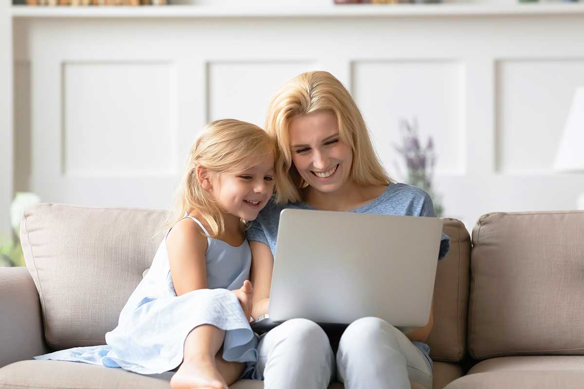 2-How-to-Choose-a-Pediatric-Dental-Office- (1) mom seeking out a pediatric dental office